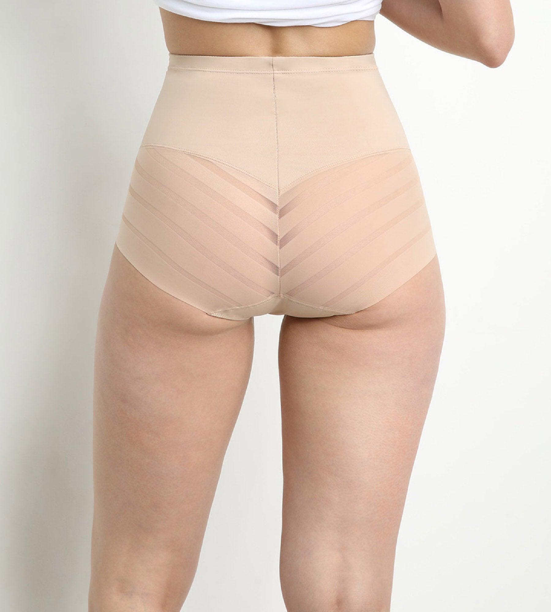 DIM Dim Silhouette Elegance Slip a vita alta piatto nude