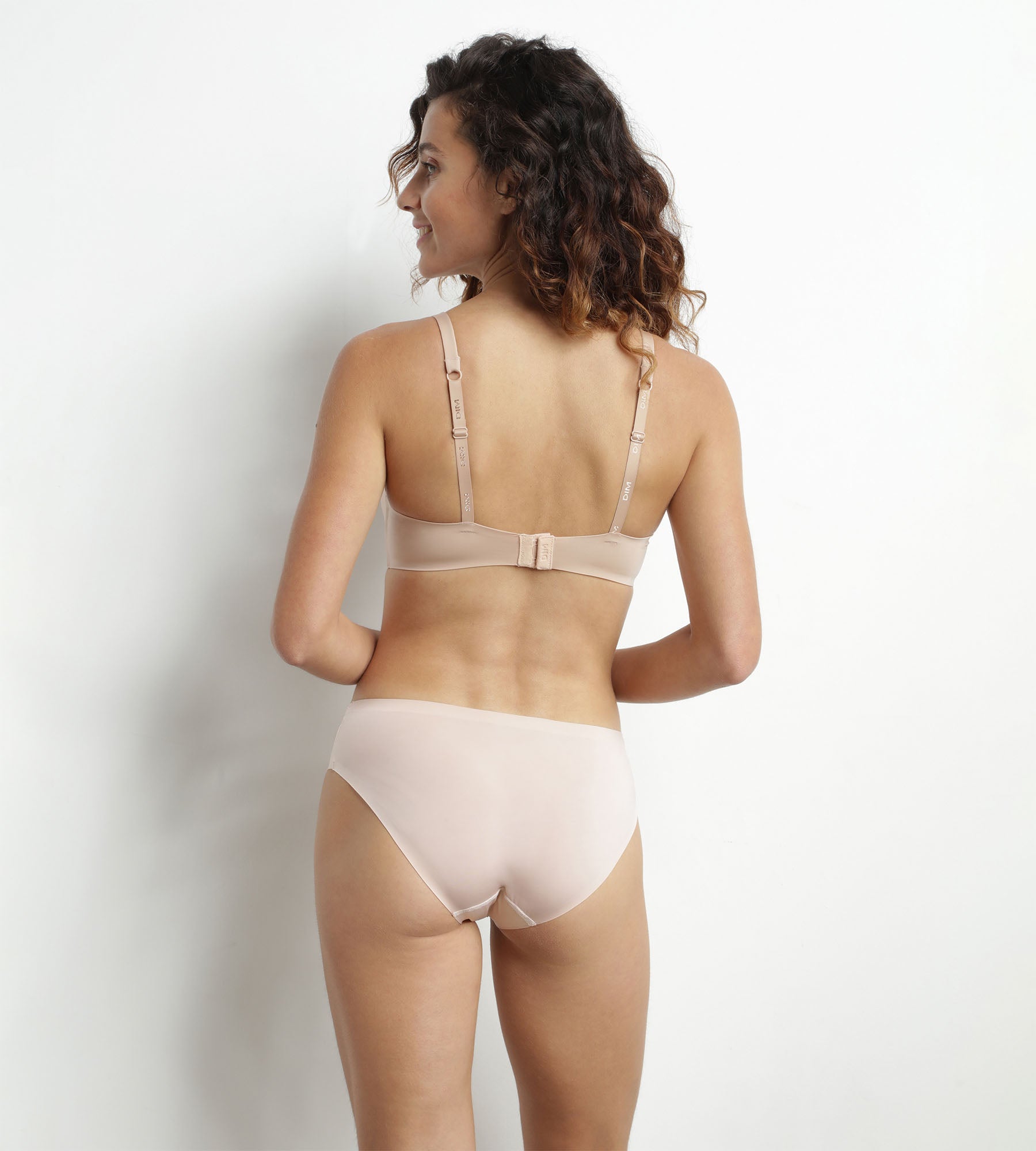 DIM Reggiseno a triangolo con ferretto nuovo InvisiFree