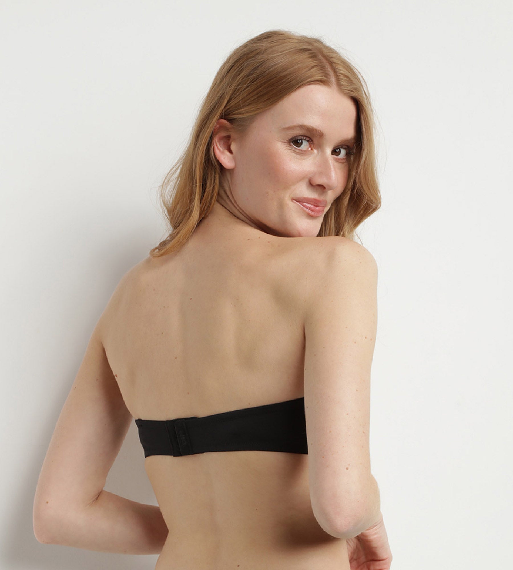 DIM Reggiseno senza ferretto nero per donna InvisiFree
