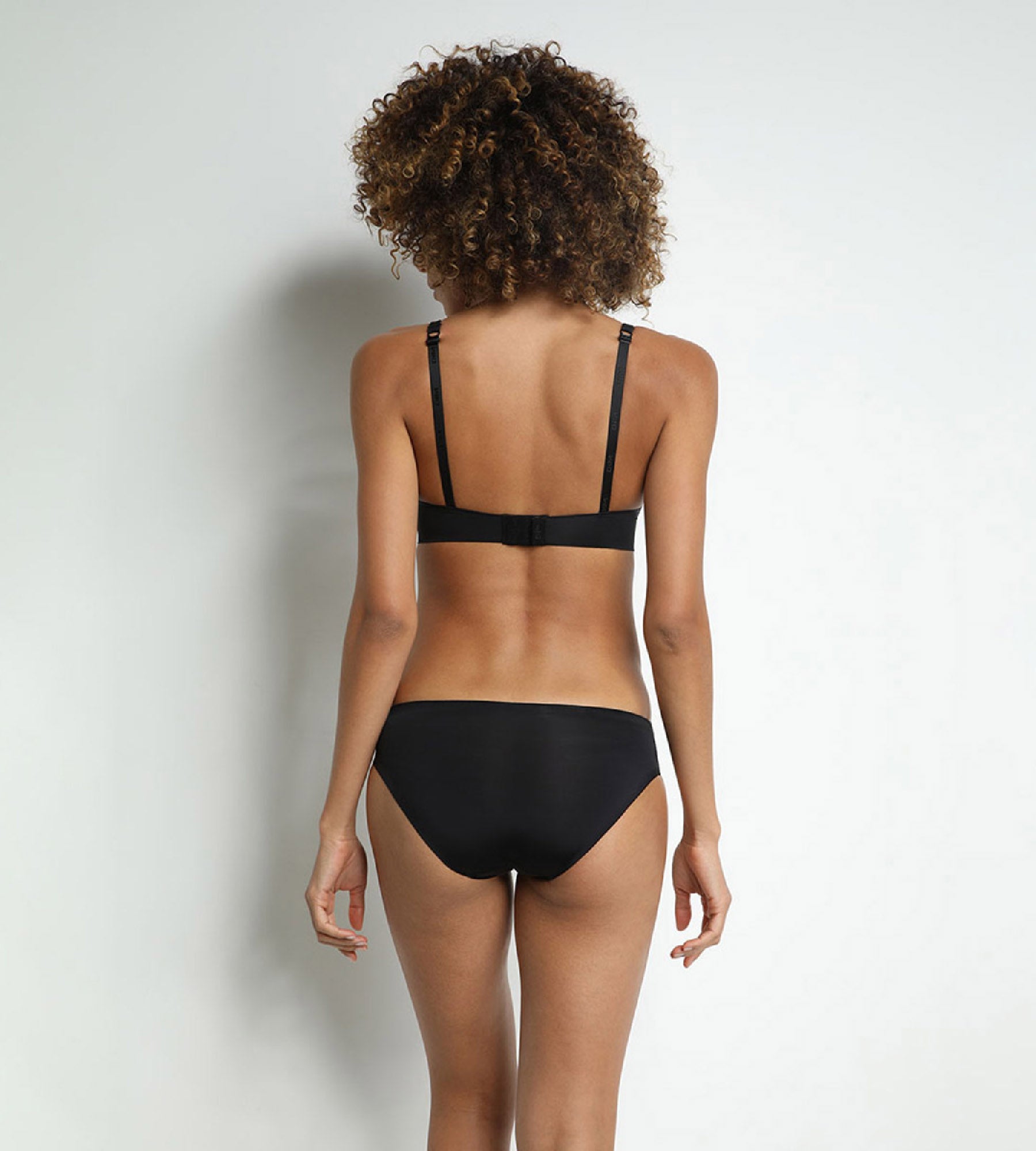 DIM Slip invisibili da donna in nero - DIM InvisiFree