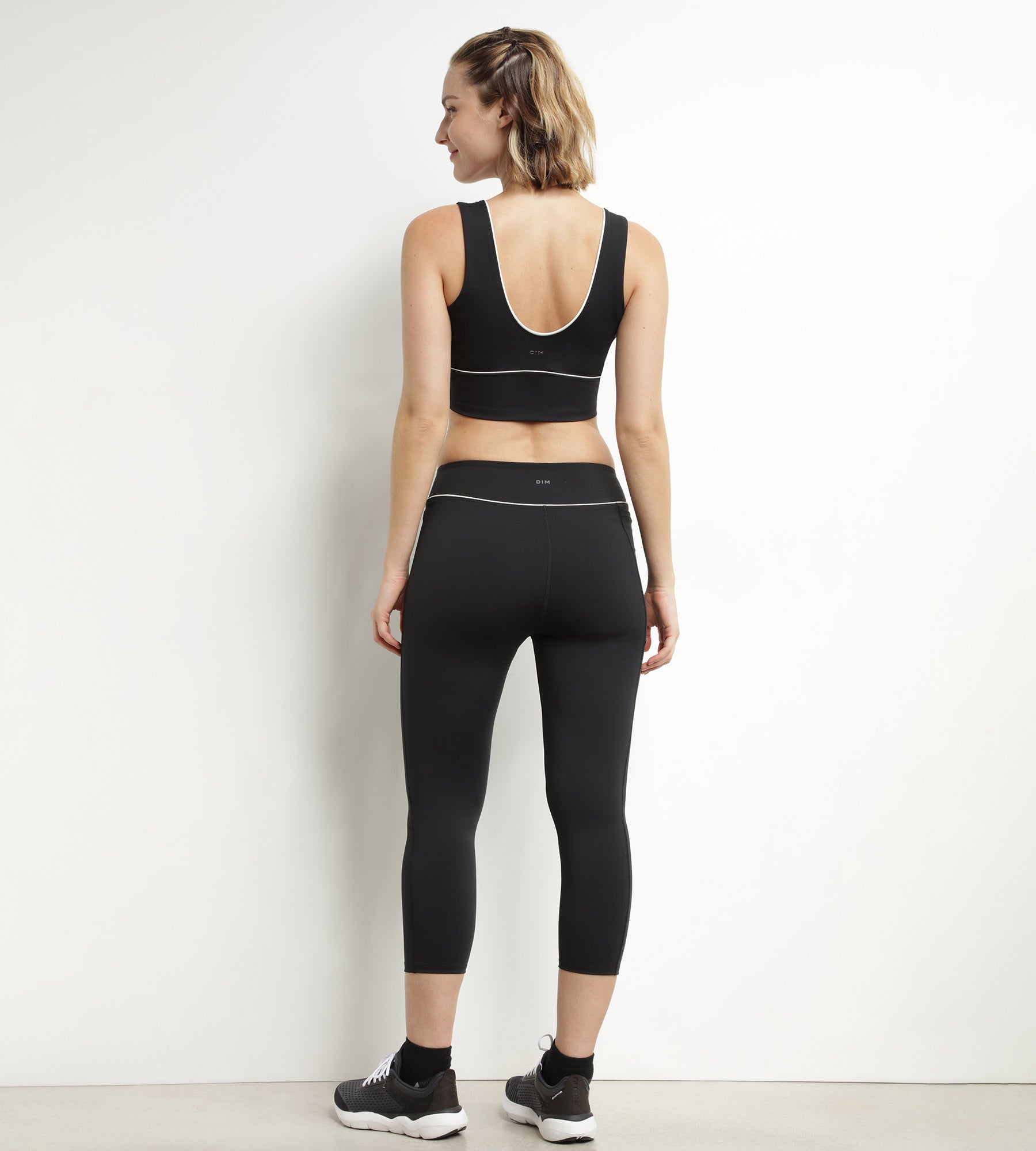 DIM Reggiseno lungo nero modellante in microfibra DIM Move