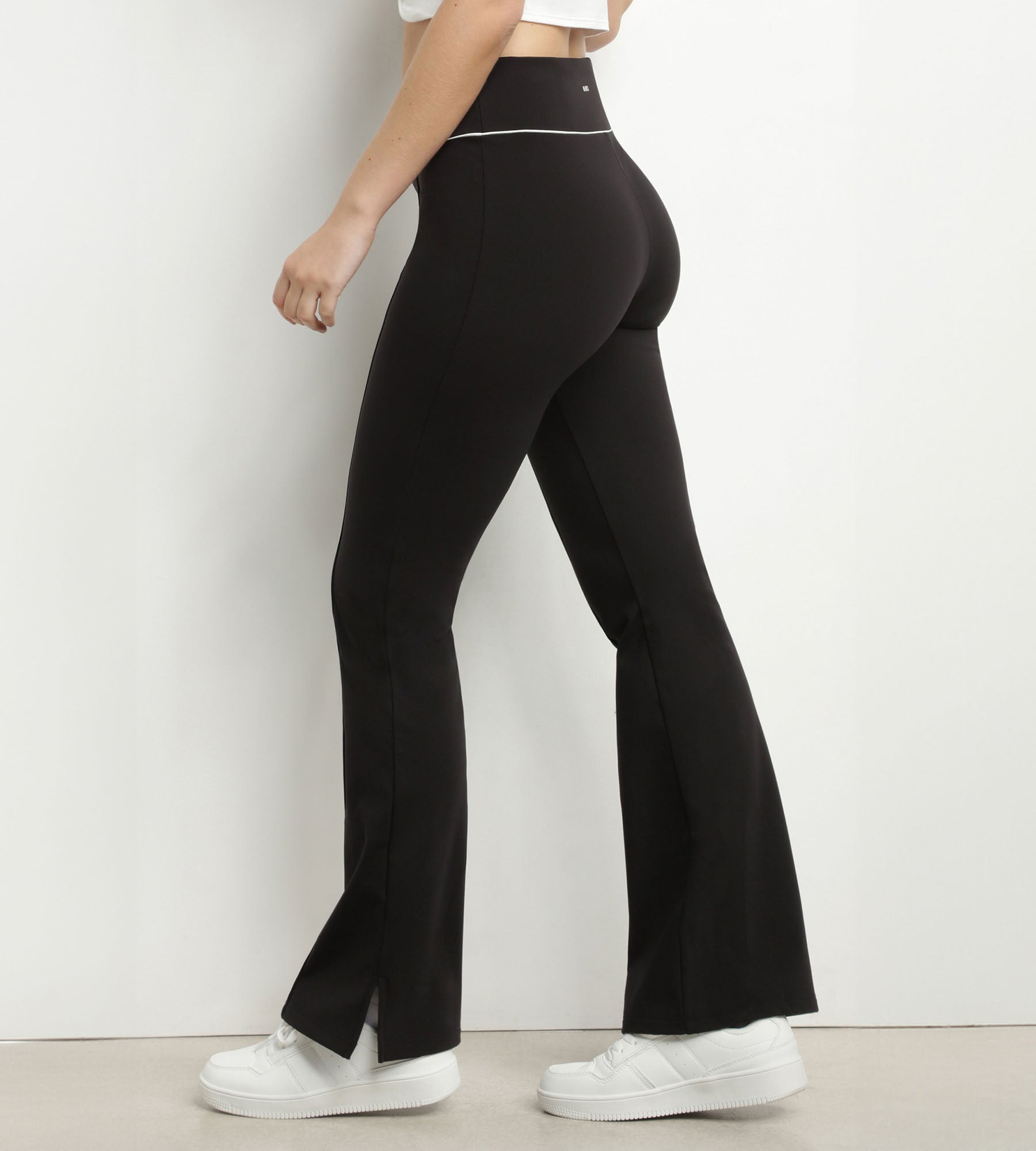 DIM Pantaloni sportivi svasati donna in jersey elasticizzato Nero DIM Move