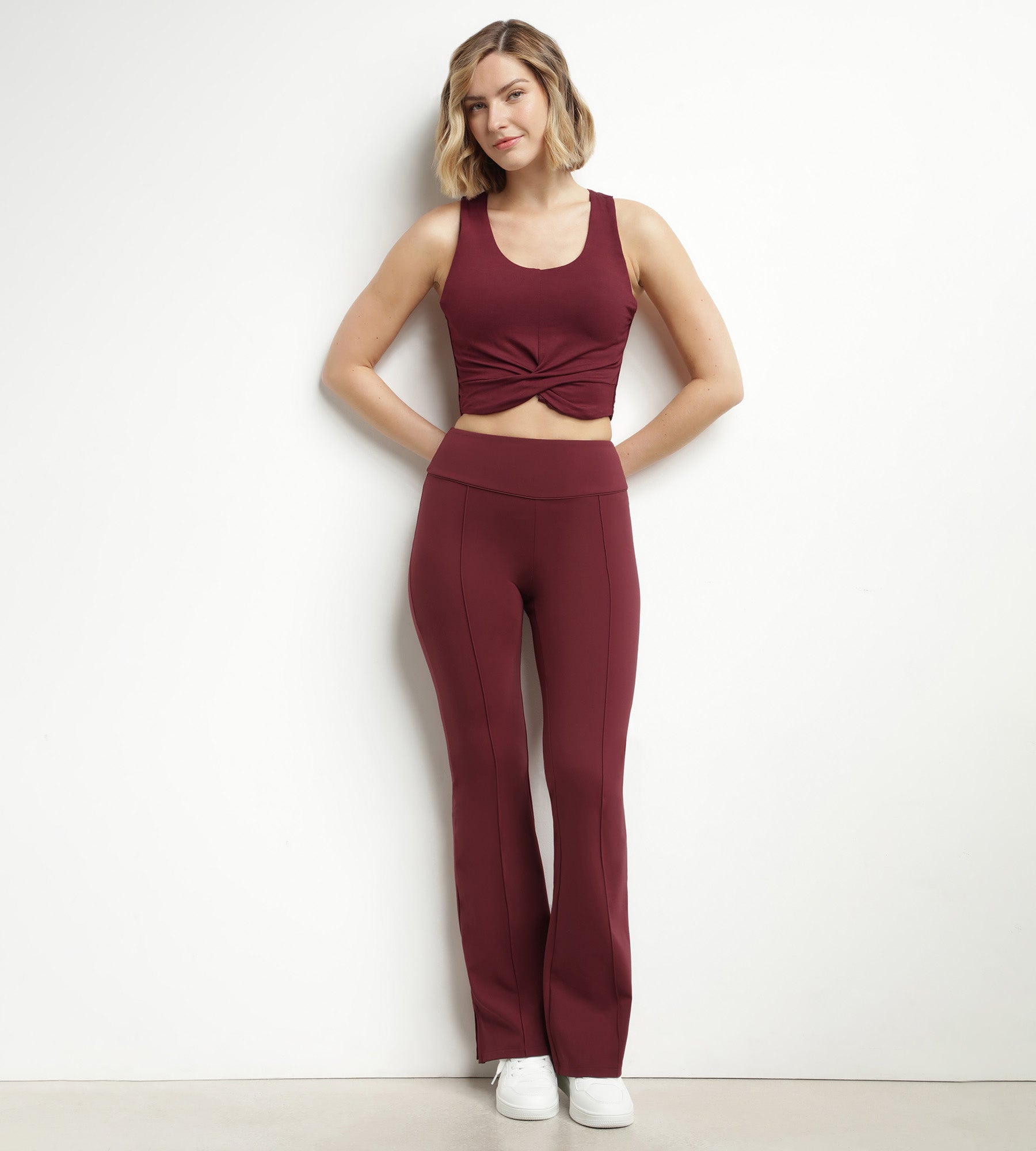 DIM Pantalone donna svasato in jersey morbido Bordeaux DIM Move