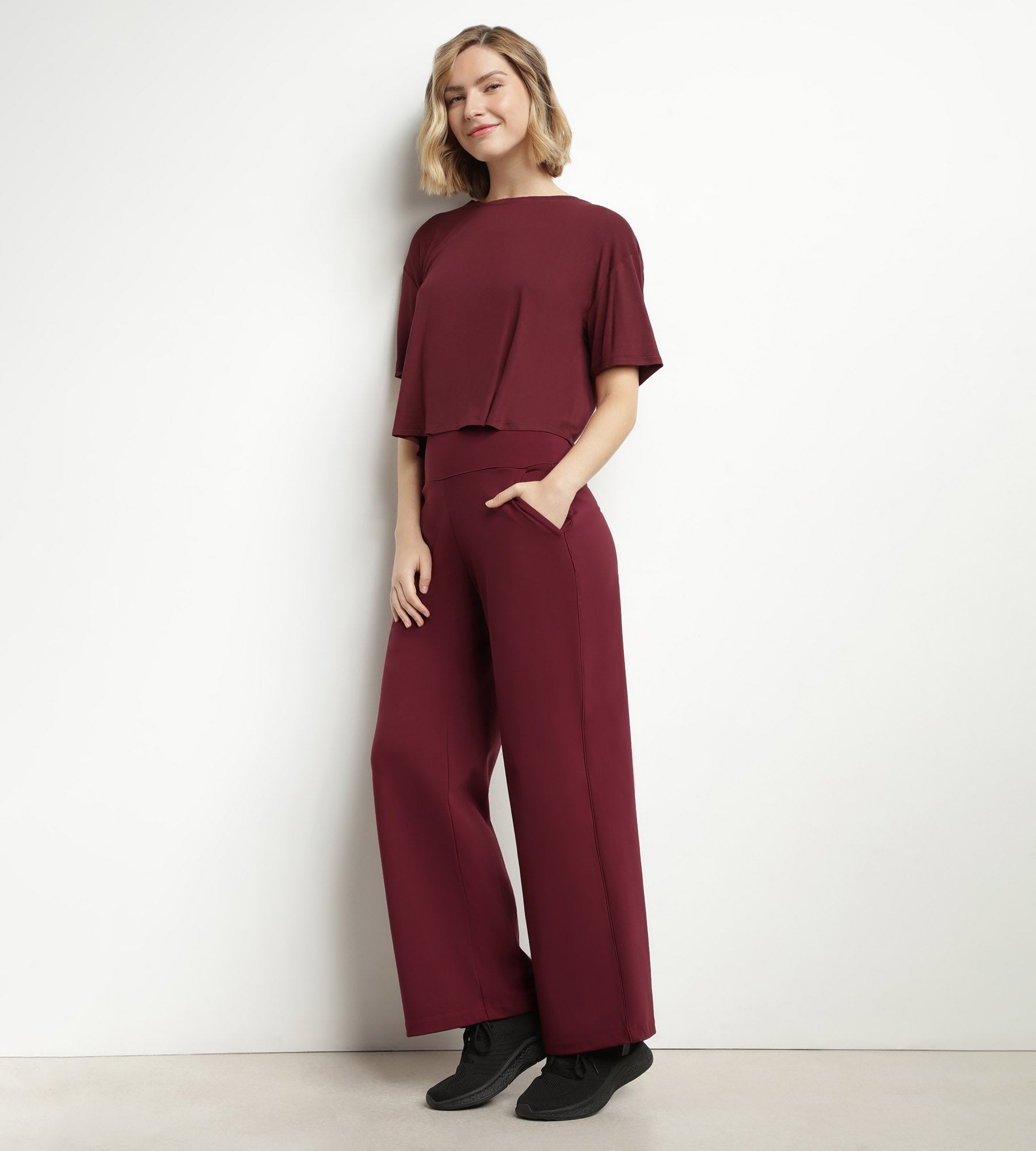DIM T-shirt sportiva donna in viscosa bordeaux con schiena scoperta DIM Move