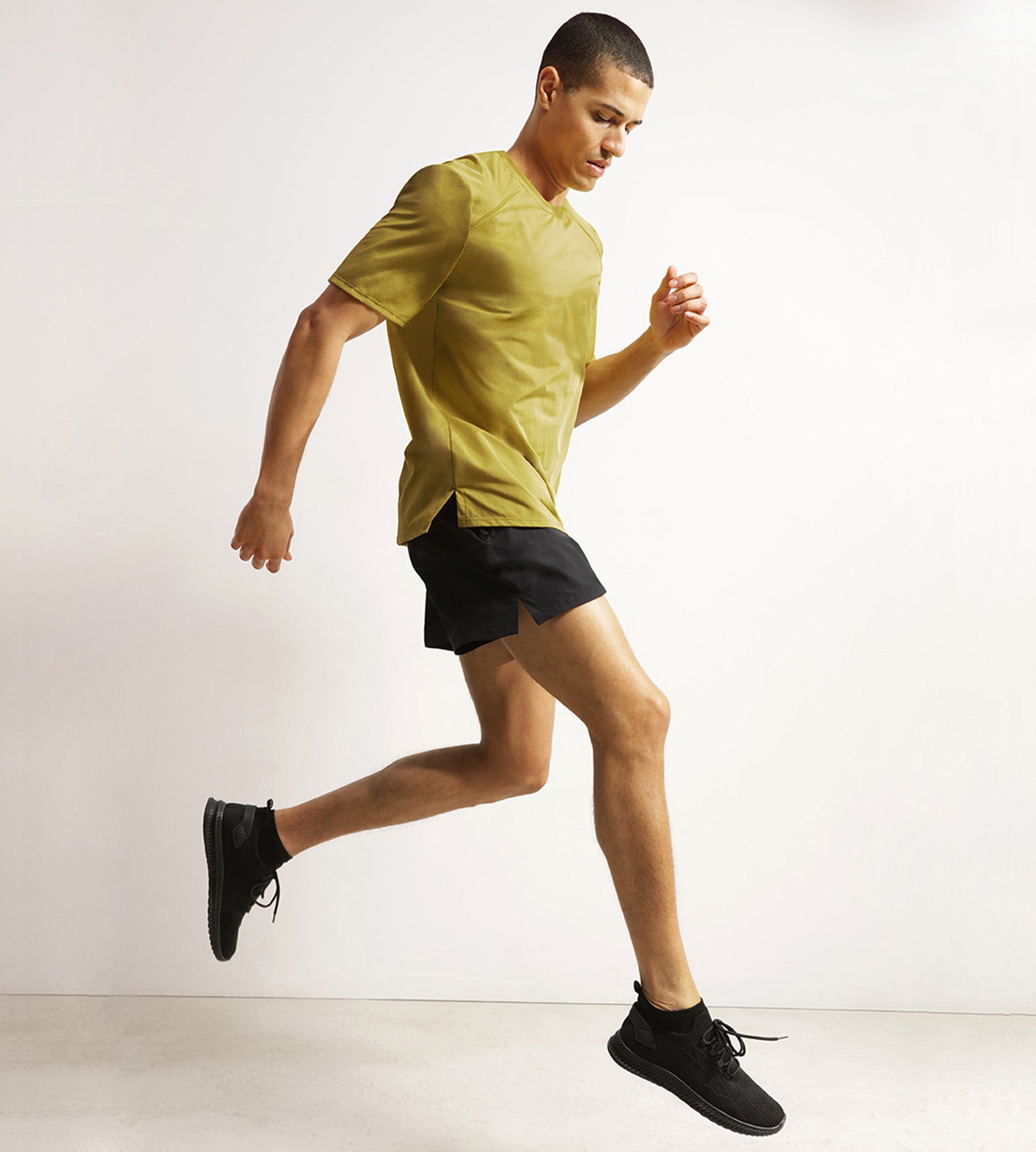 DIM T-shirt sportiva uomo in tessuto aerato Olive DIM Move