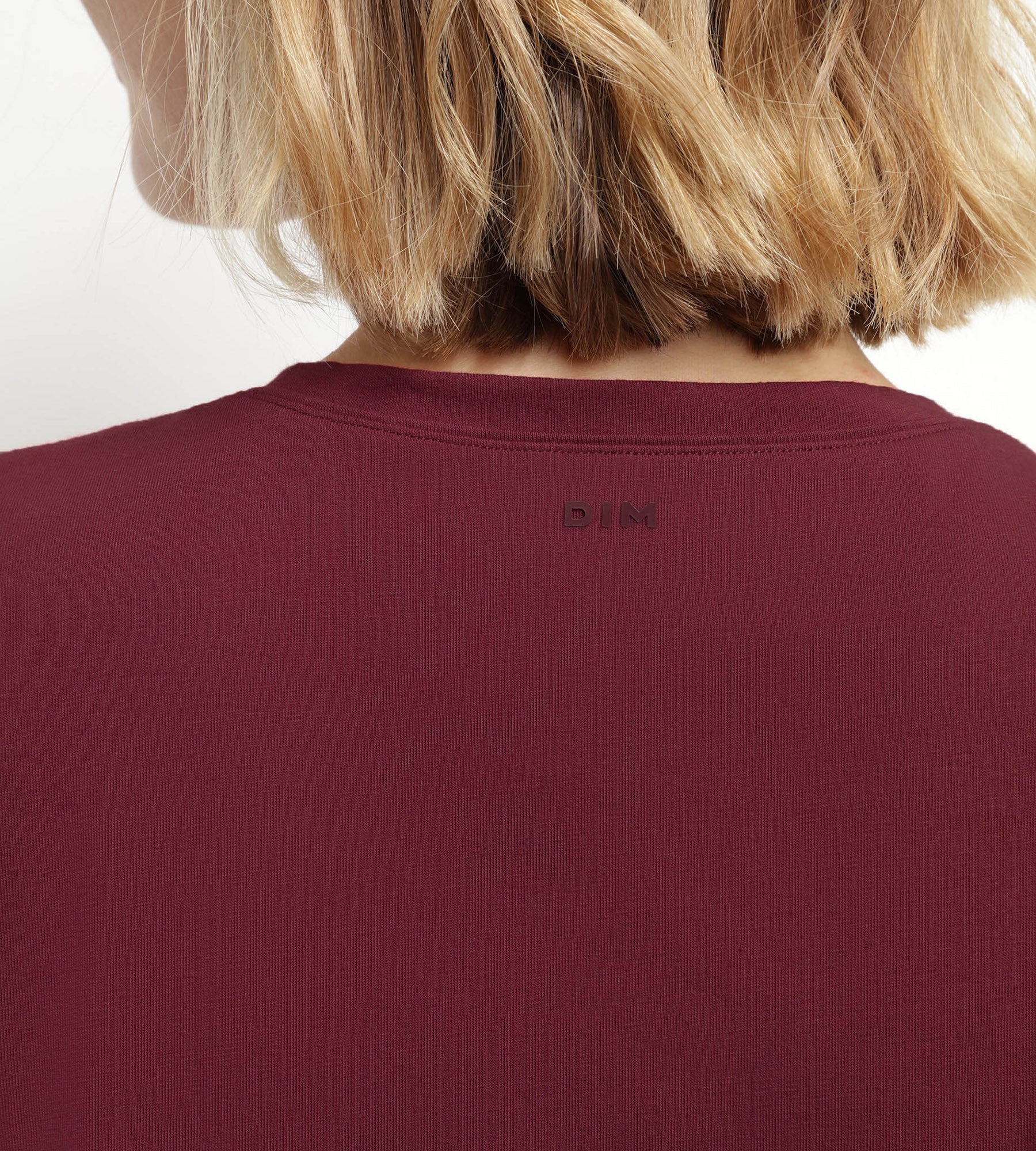 DIM T-shirt sportiva termoregolante donna in jersey bordeaux DIM Move