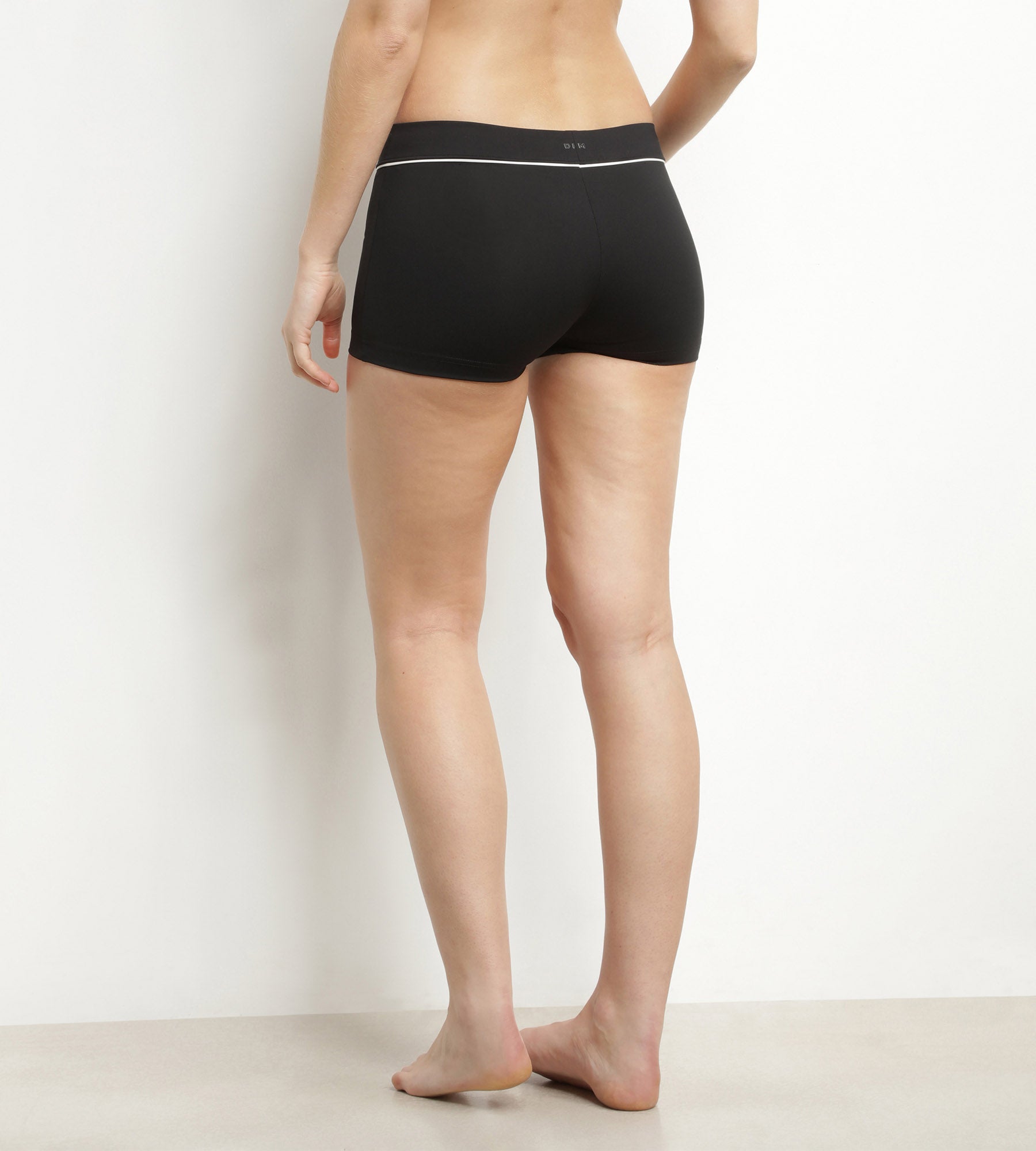 DIM Shorty da donna in microfibra nera DIM Move