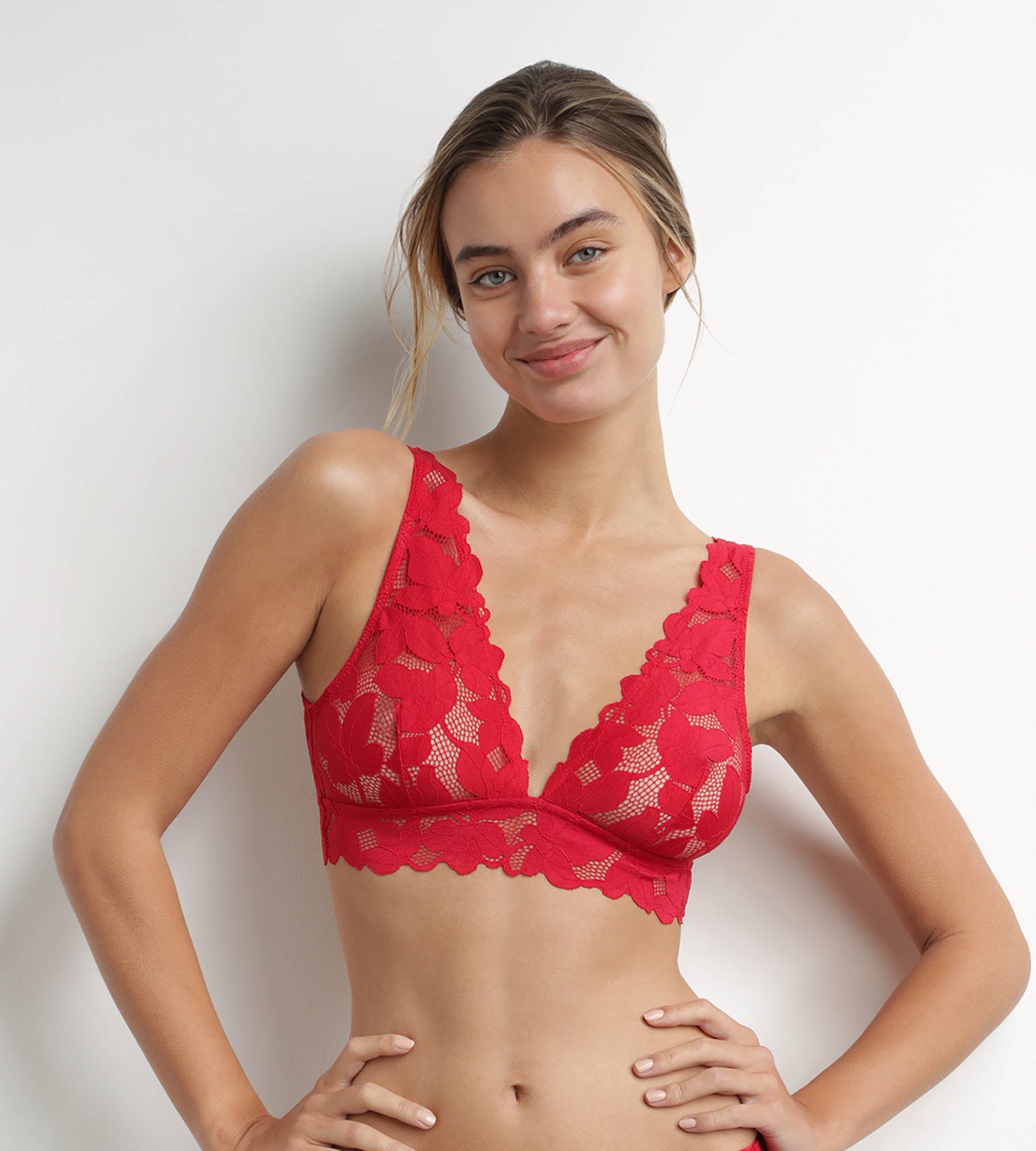 DIM Pagliaccetto donna in pizzo con grandi fiori Dim Lacy Rosso