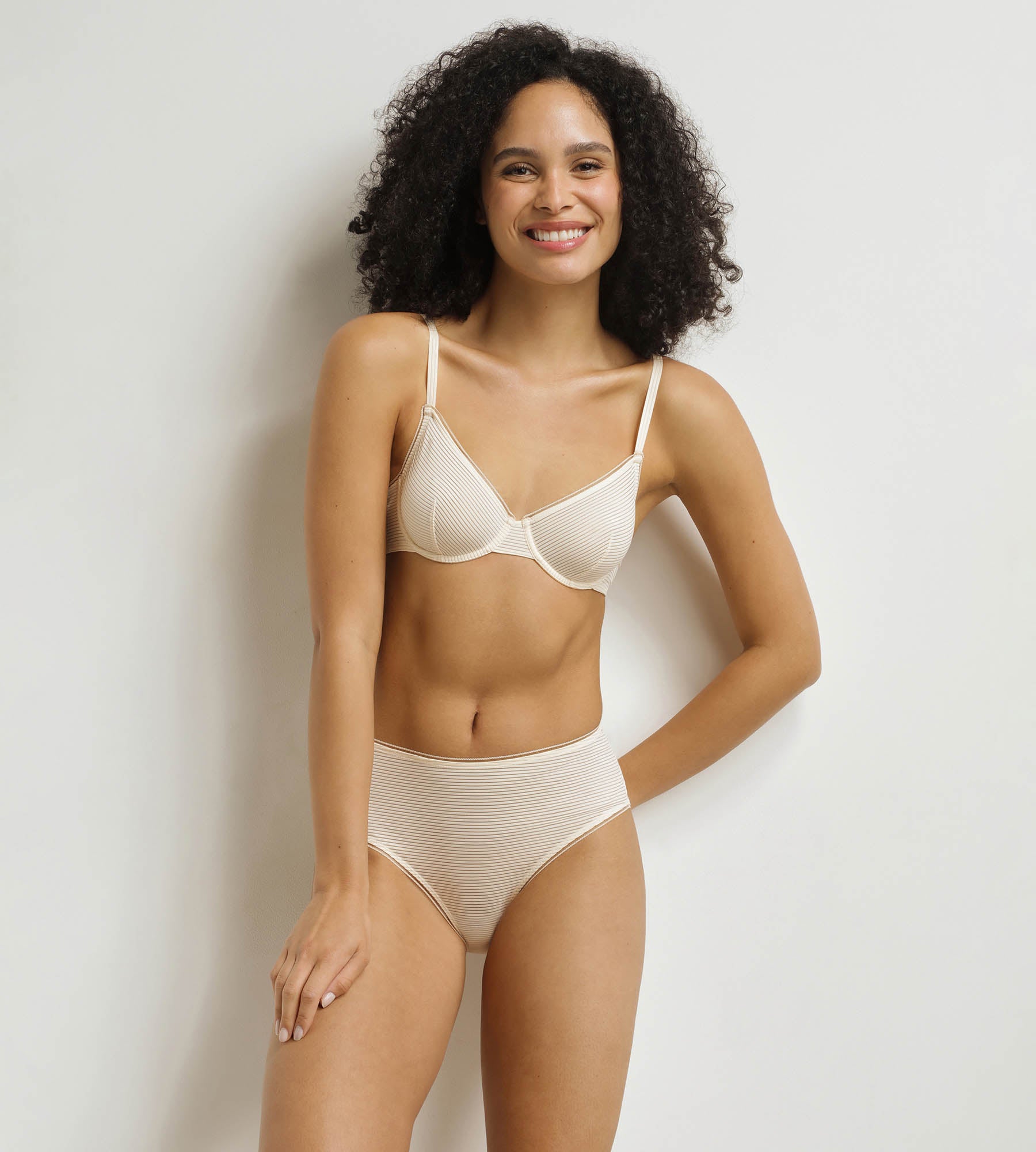 DIM Dim x Inès de La Fressange slip a vita alta beige a righe per Donna.