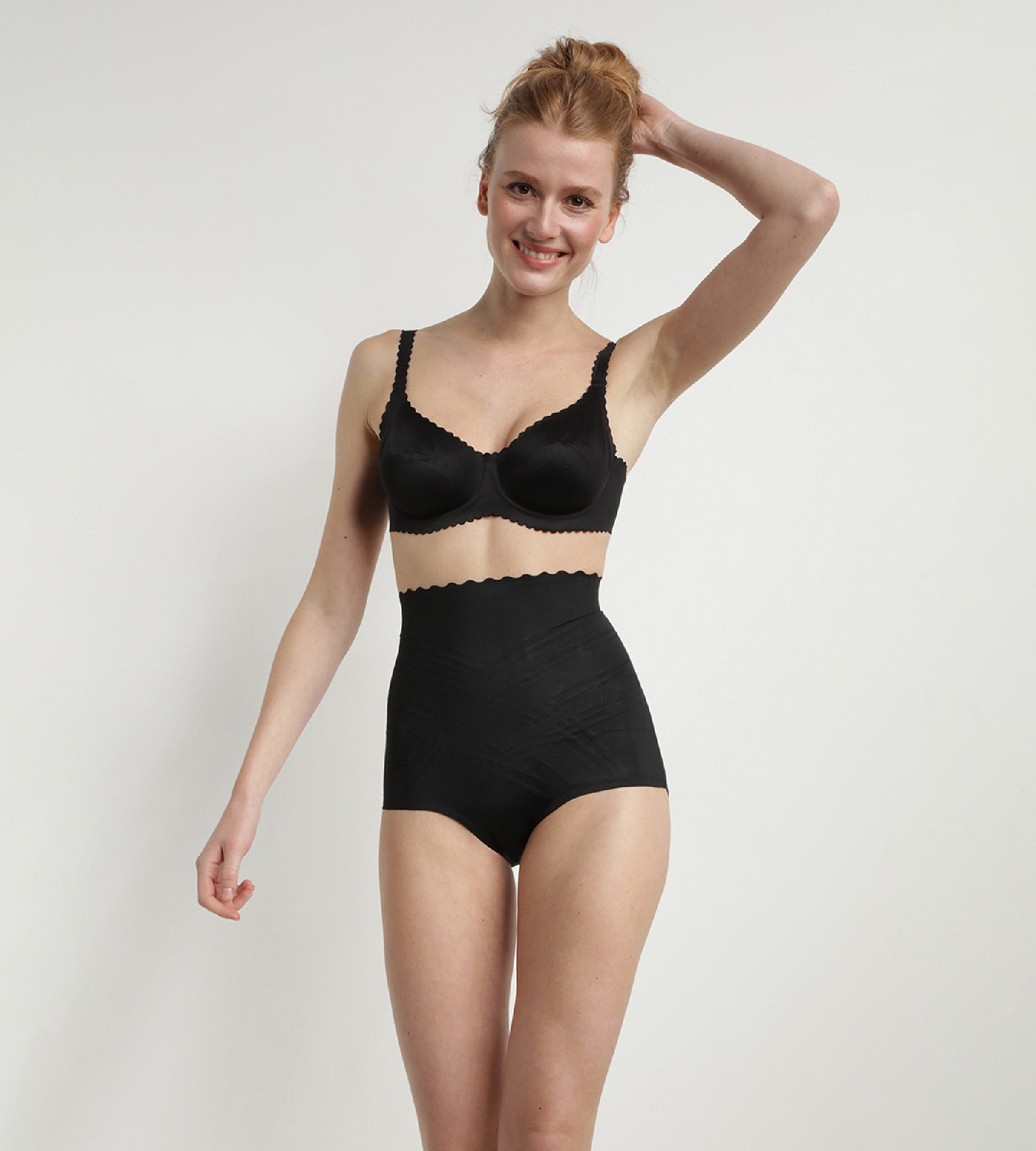 DIM Slip a vita alta scolpente Beauty Lift 3 in 1 nero