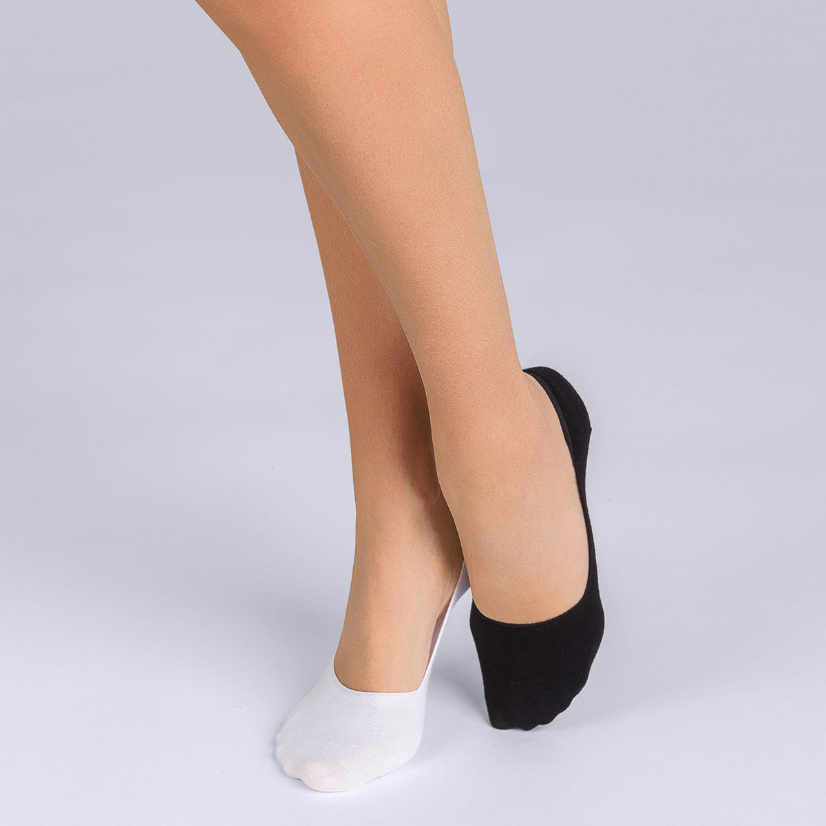 DIM Pacco da 2 protezioni per piedi da donna in cotone di base bianco e nero