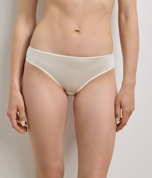 DIM Slip avorio Dim x Ines de la Fressange